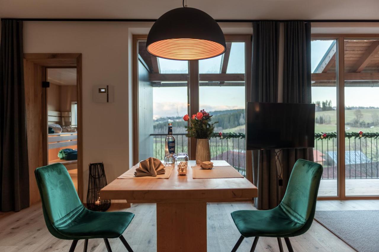 Forstgut - Premium Waldchalets Und Lodge Suiten Regen Exterior foto